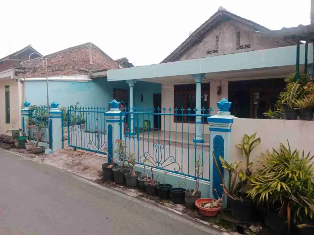 Rumah Luas Nyaman dekat Kampus Unisri Solo
