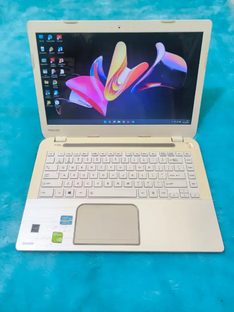 Dijual laptop gaming,render Toshiba slim,super kencang,core i5 gen 3