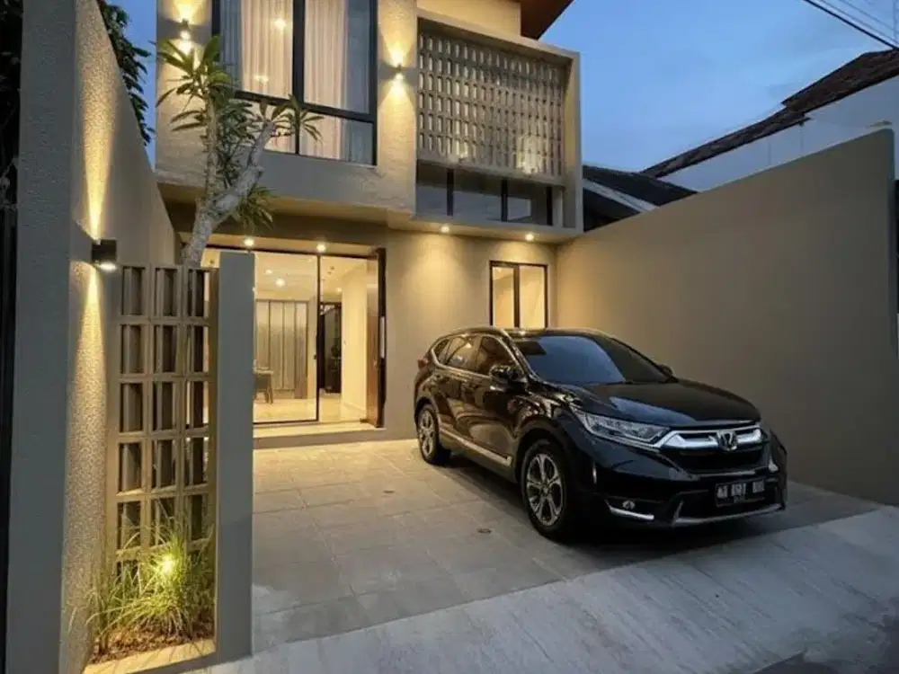 Rumah Mewah 2 Lantai Full Furnished Dekat UGM