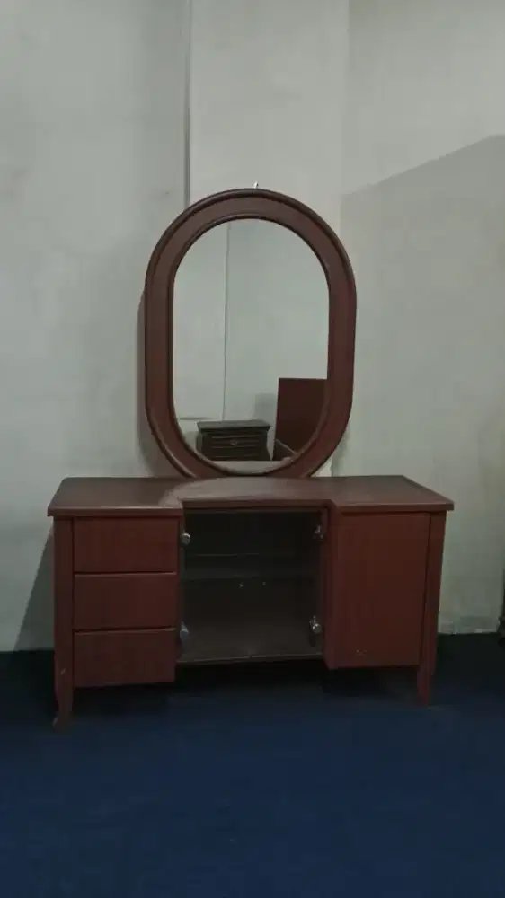 MEJA RIAS CERMIN OVAL