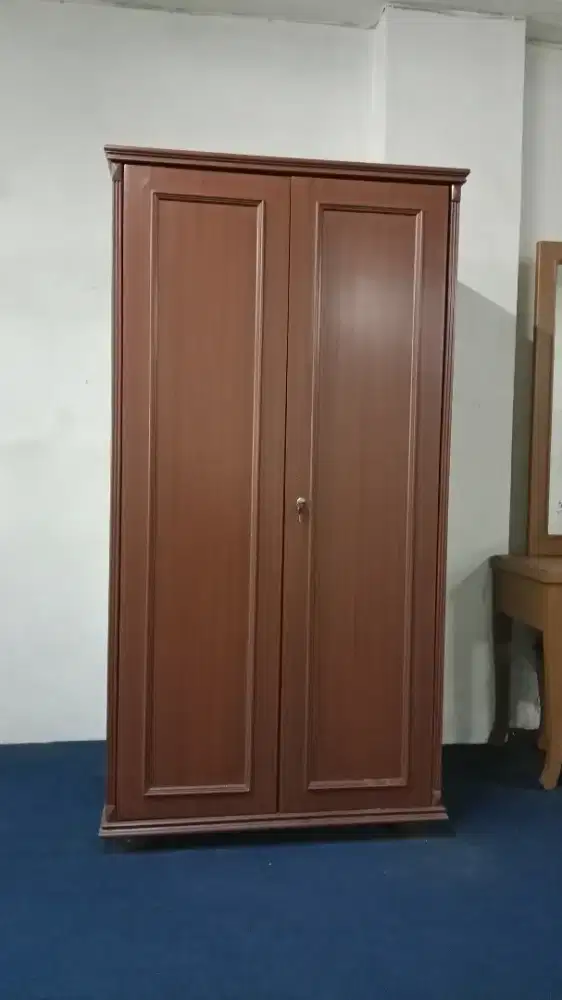 LEMARI PAKAIAN 2 PINTU