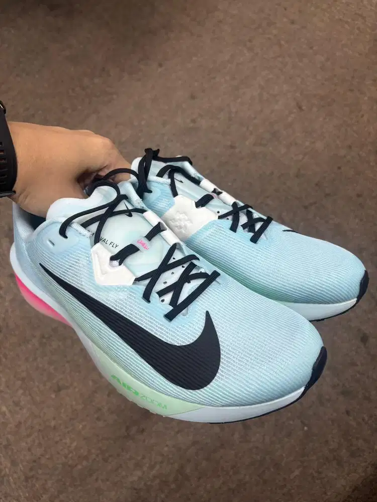 Sepatu Nike Air Zoom Rival Fly 4