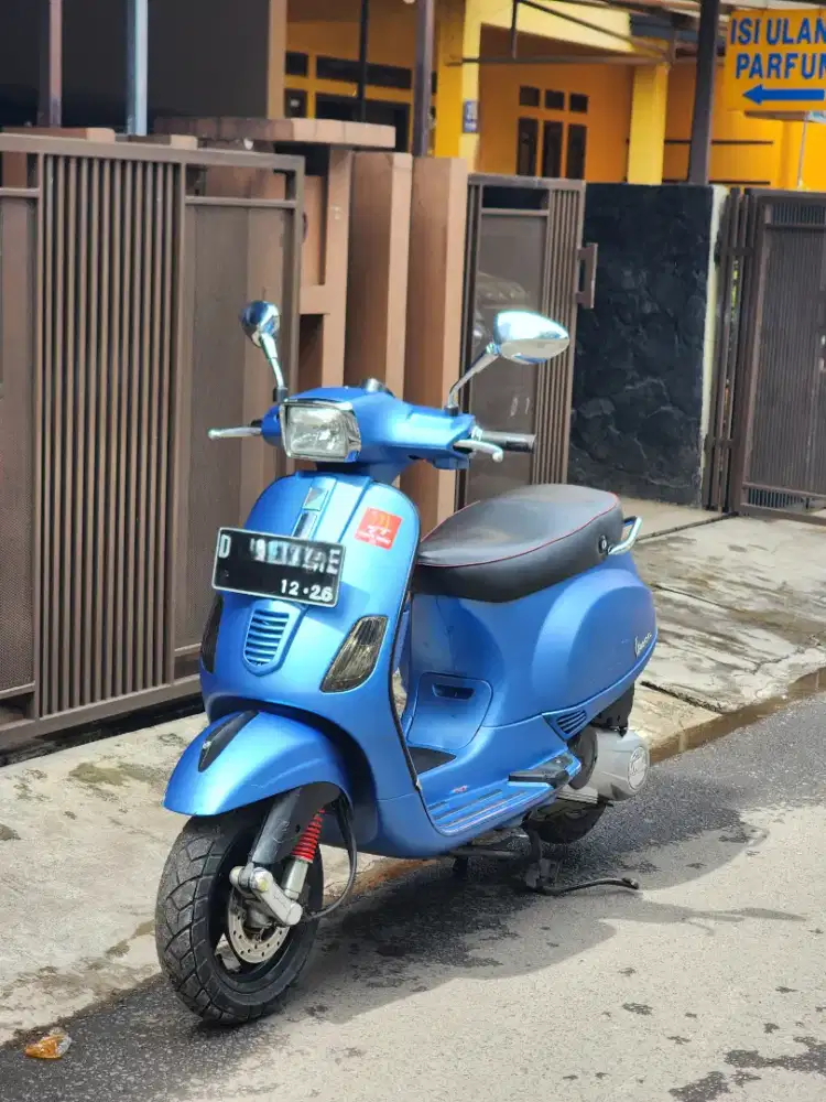 Dijual Piaggio Vespa S125 3v ie tahun 2015 warna biru doff