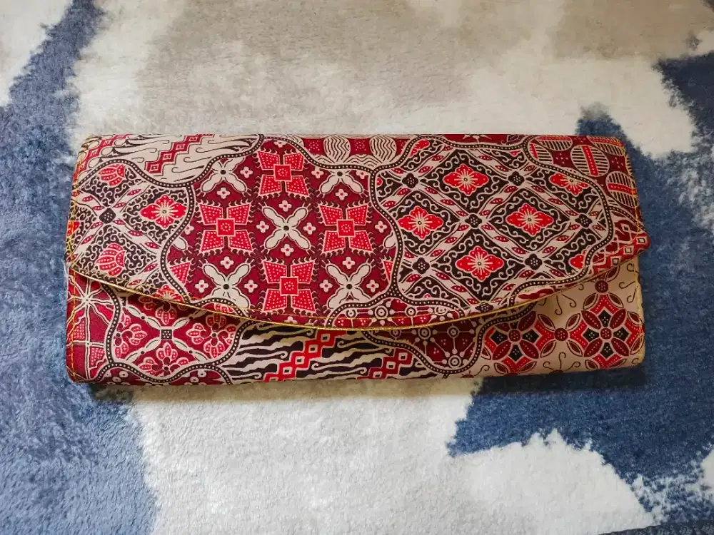 Dompet wanita size sedang