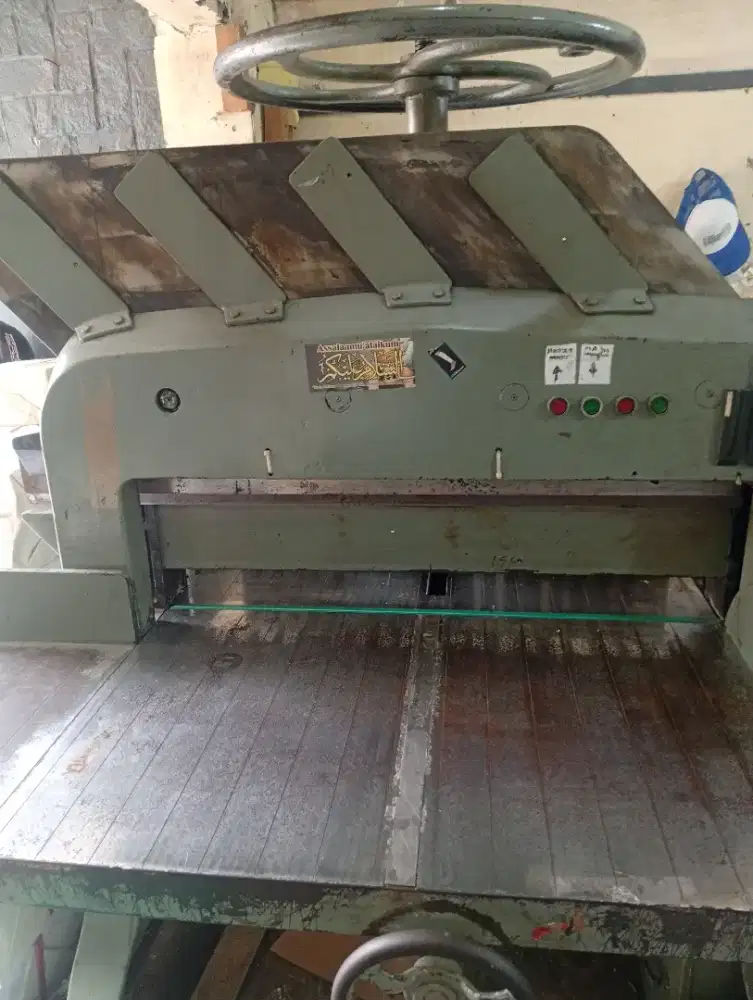 Mesin potong DQ TAIWAN