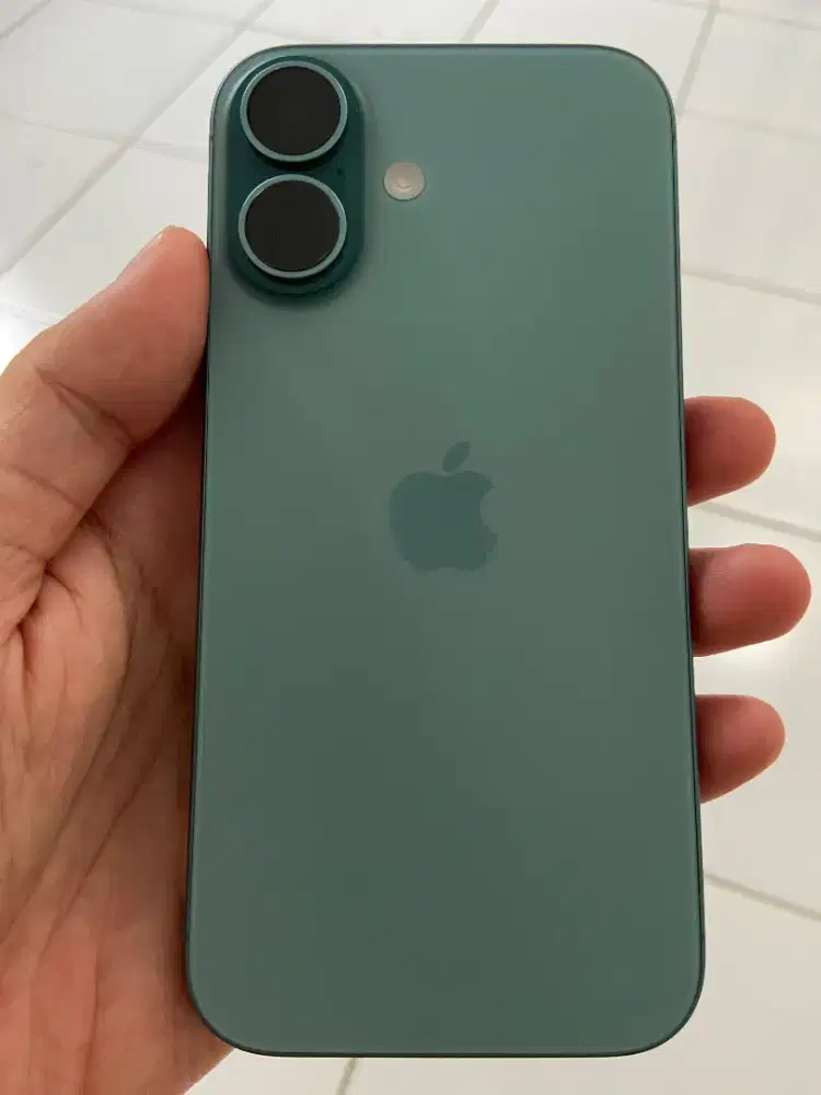 iPhone 16 128 iBox. Teel like new.