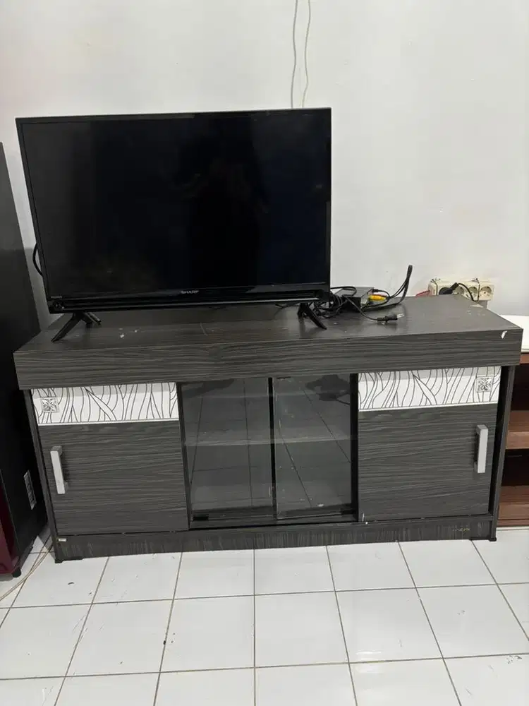 Lemari meja tv minimalis