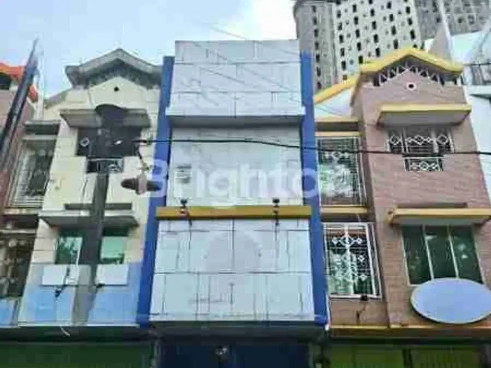 Ruko 3 Lantai Bagus Siap Pakai Raya Mulyosari