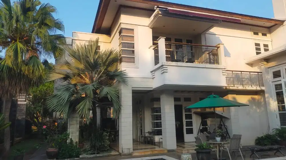 Dijual Rumah Strategis Dgn Swimming Pool di Bintaro Tangsel FM-16434