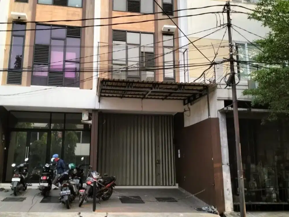 Bangunan Komersil Rukan Minimalis Modern Area Aries Utama Puri Jakarta Barat