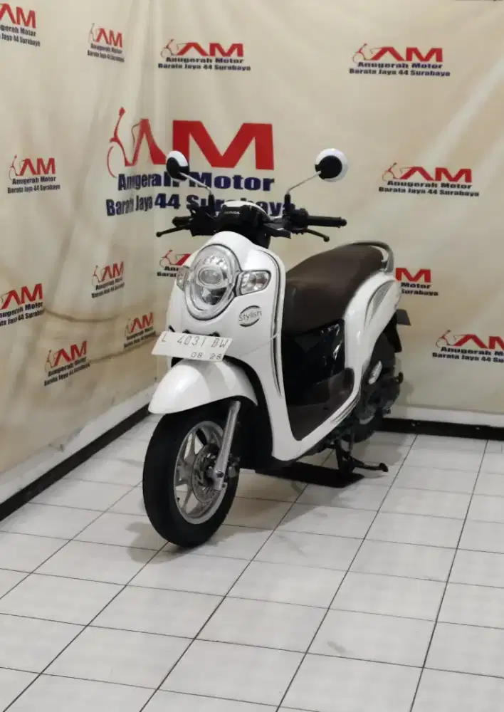 Ready scoopy stylish Tahun 2018 warna putih