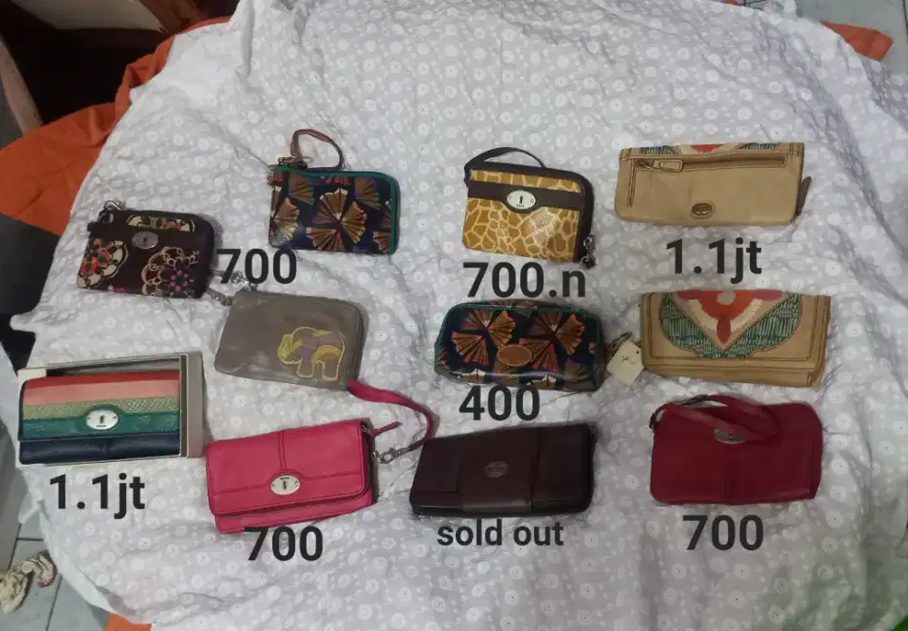 Dompet fossil wanita