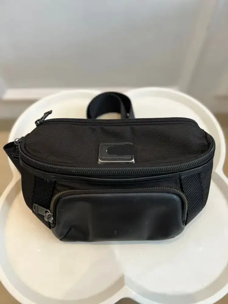 Tas Selempang Slingbag Tumi Alpha Bravo Colombus original 100% Mulus