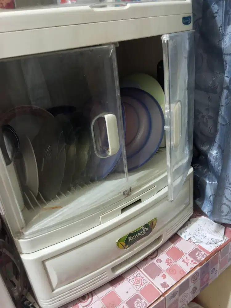 Rak Piring Pakai Pintu