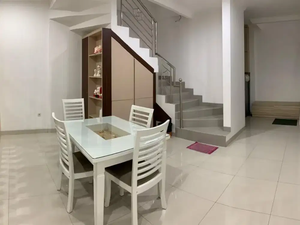 Dijual/Disewakan Rumahfull Furnished Kota Baru Parahyangan