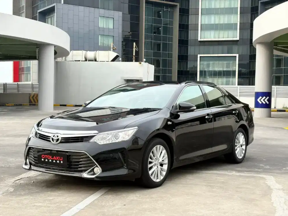 Toyota Camry 2.5 V  Bensin AT NIK 2017