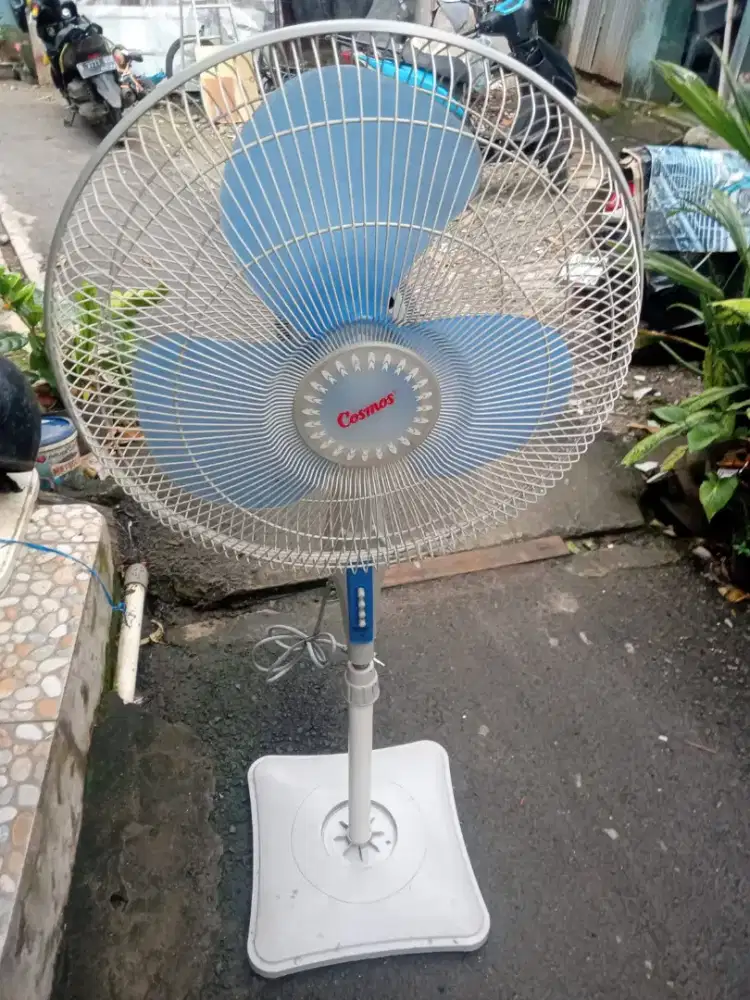 Kipas angin cosmos 16 inci