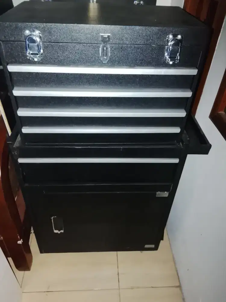 Troley Barber pangkas