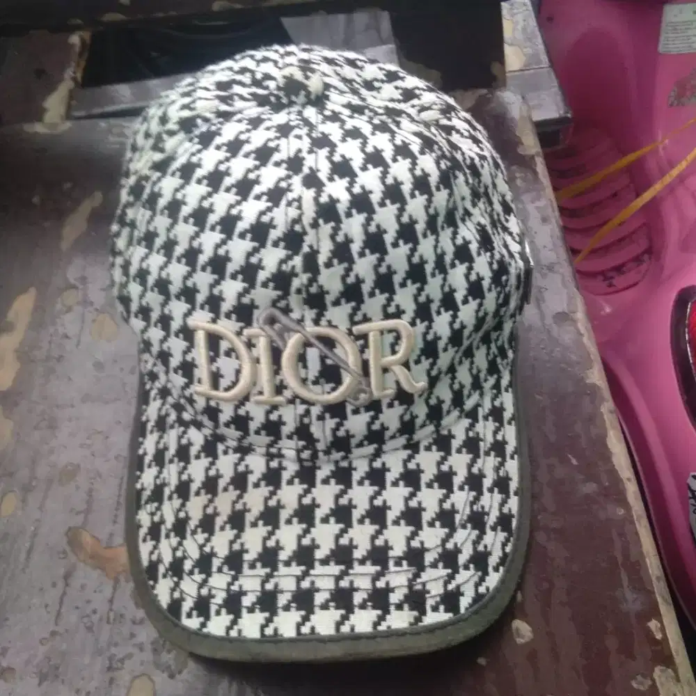 Topi Christin Dior Paris 100% original