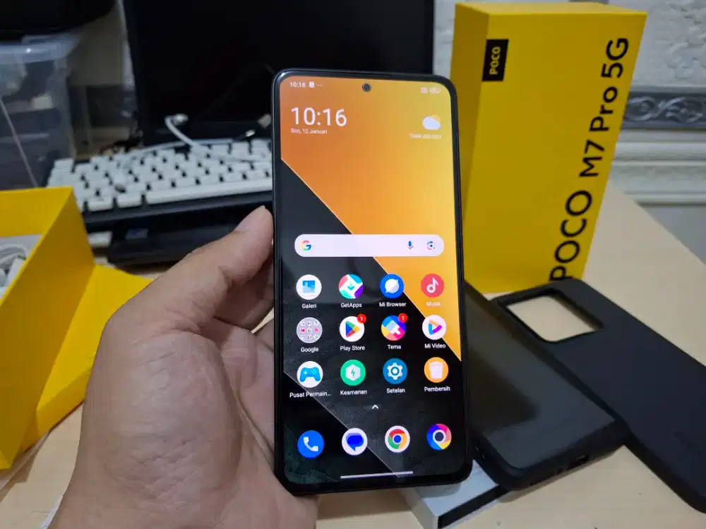 Xiaomi Poco M7 Pro 5G Black 8/256 Fullset Plus Bonus Mulus Normal