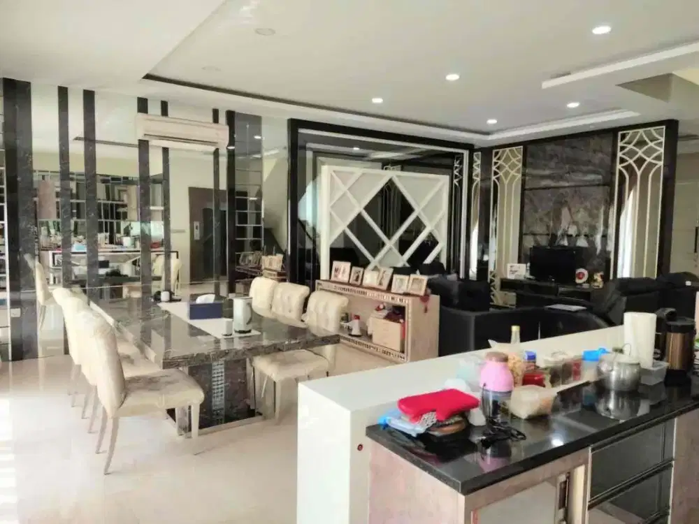 Dijual rumah di Gading Serpong Emerald Cove