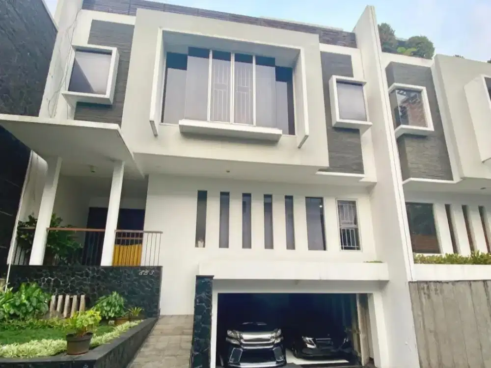 Dijual Brawijaya Townhouse LT 200 SIap Huni Kondisi Bagus 3,5 Lantai