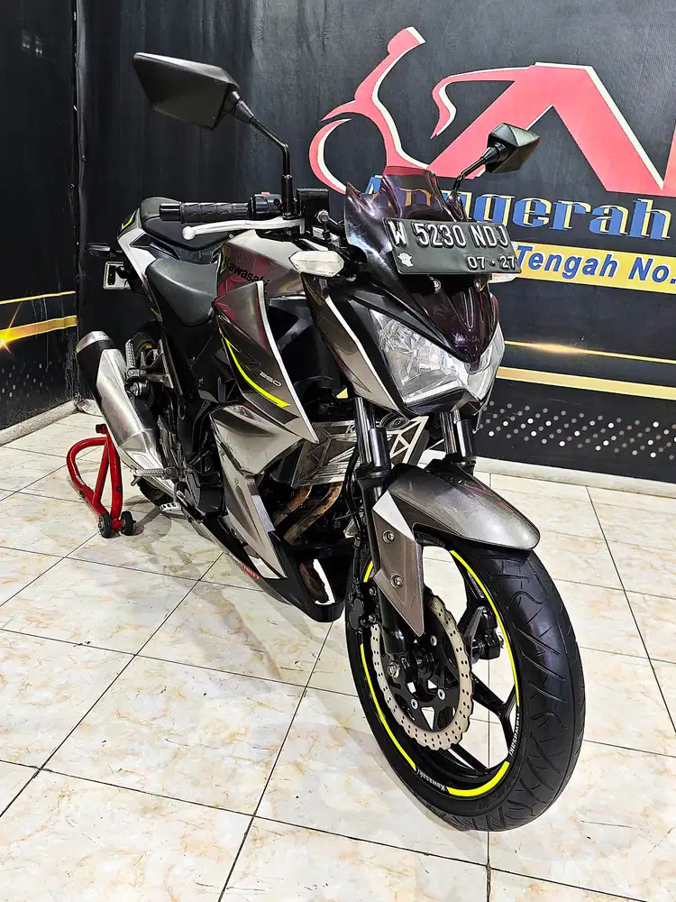 Ninja Z250cc naked 2cilinder mulus full stdr .Anugerah motor rungkut