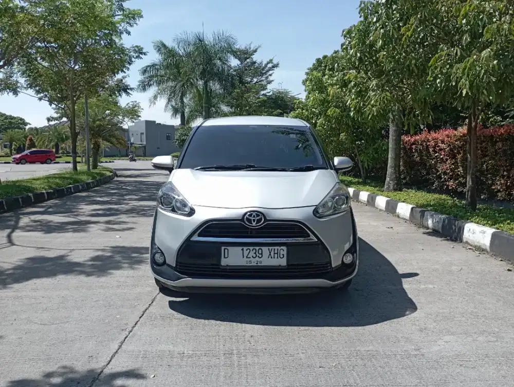 TOYOTA SIENTA V 1.5 MATIC 2016