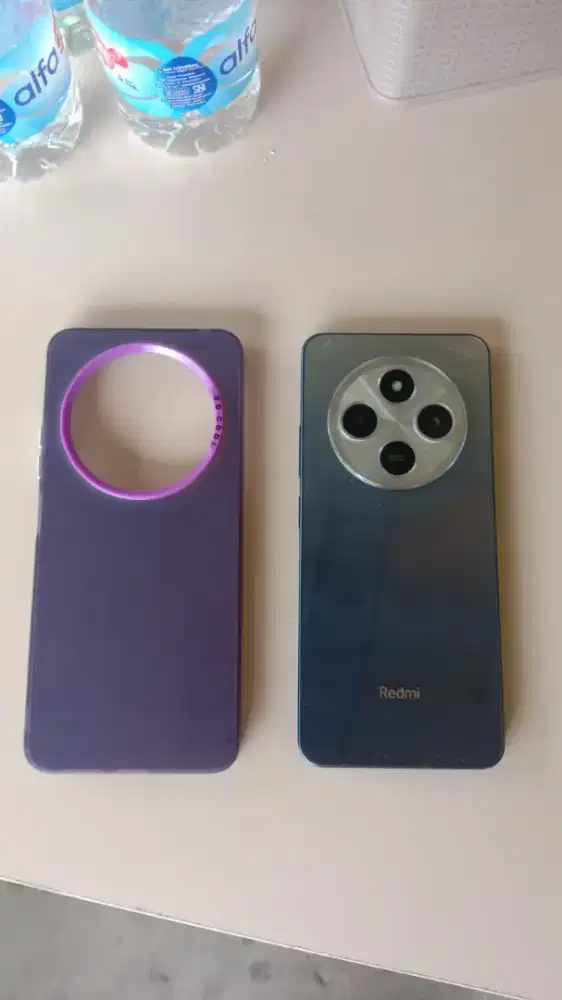 Di jual hp redmi biru bekas pakai 8 GB