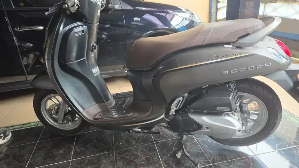 scoopy stylish 2023. brown, iss, smartkey plat H kota.