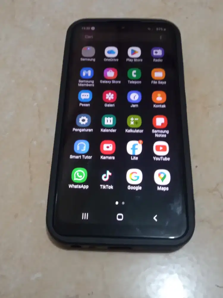 Samsung M10 ram 2/16 normal tinggal pake da pasang TG ada silikon ada