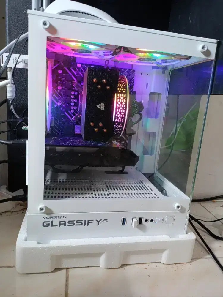 PC KOMPUTER PAKETAN STREAMING/ DESAIN GRAFIS