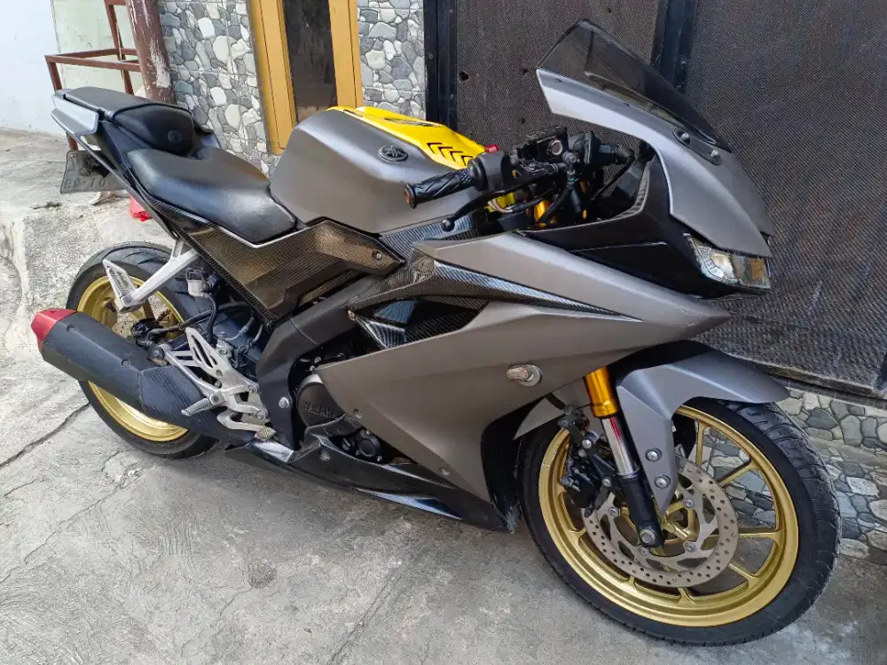 Yamaha R15 V3 LED Tahun 2021 JOZZZ Mesin Haluss Siap tancap Gass