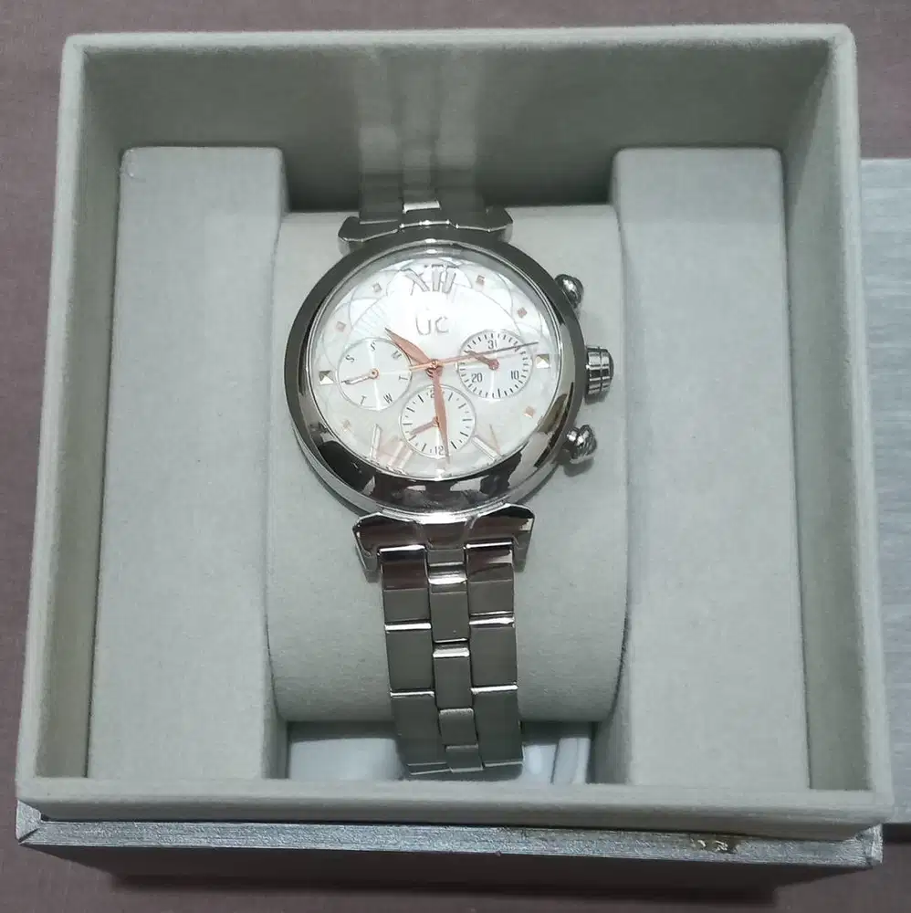 Jam Tangan GC (Guess Collection) Chronograph – Stainless Steel