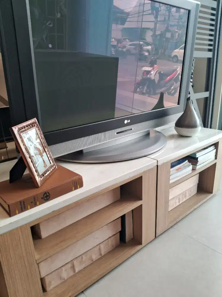 Nakas MDF dengan table top solid surface 70x50x45cm