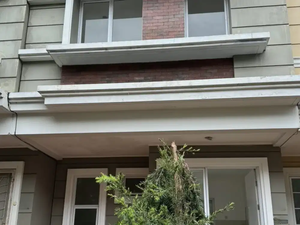 Rumah 2 Lantai siap huni di Cluster Amarillo Gading Serpong  Luas Tanah : 40 meter Luas Bangunan : 55 meter Jumlah Kamar Tidur : 2 Jumlah Kamar Mandi