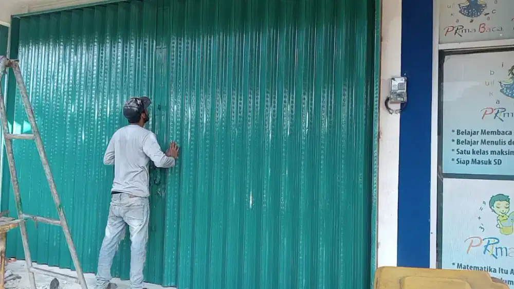 Rolling door galvanis folding gate