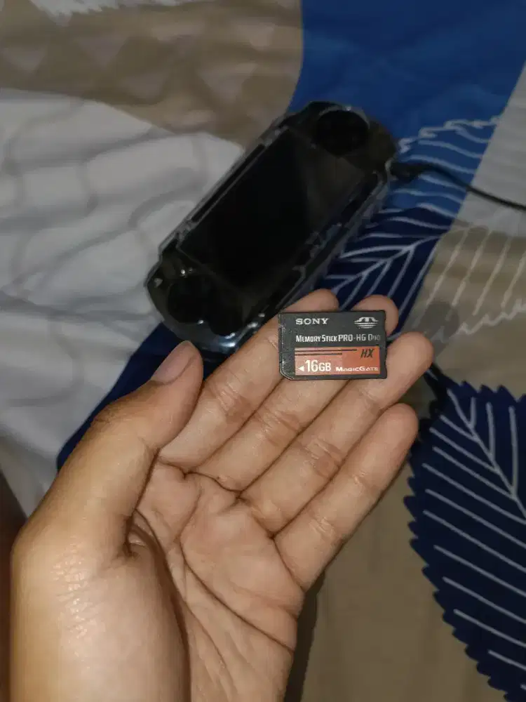 Memori psp original terdapat game didalamnya 9 game