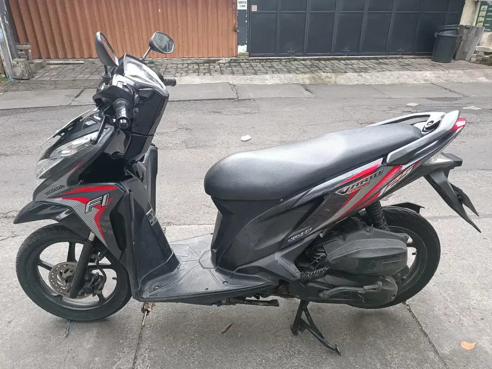 UD ENY MOTOR - Honda Vario 125 thn 2014 fresh