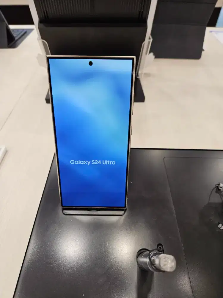 Samsung S24 Ultra Ram 12GB/256GB Garansi Sein 1 tahun CB 1JT