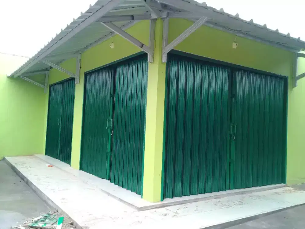 Rolling door galvanis folding gate galvalum