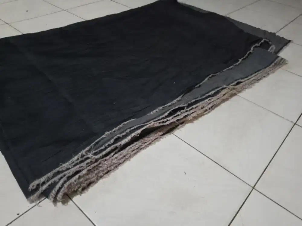 Bahan celana tas Levi's halus dan lembut