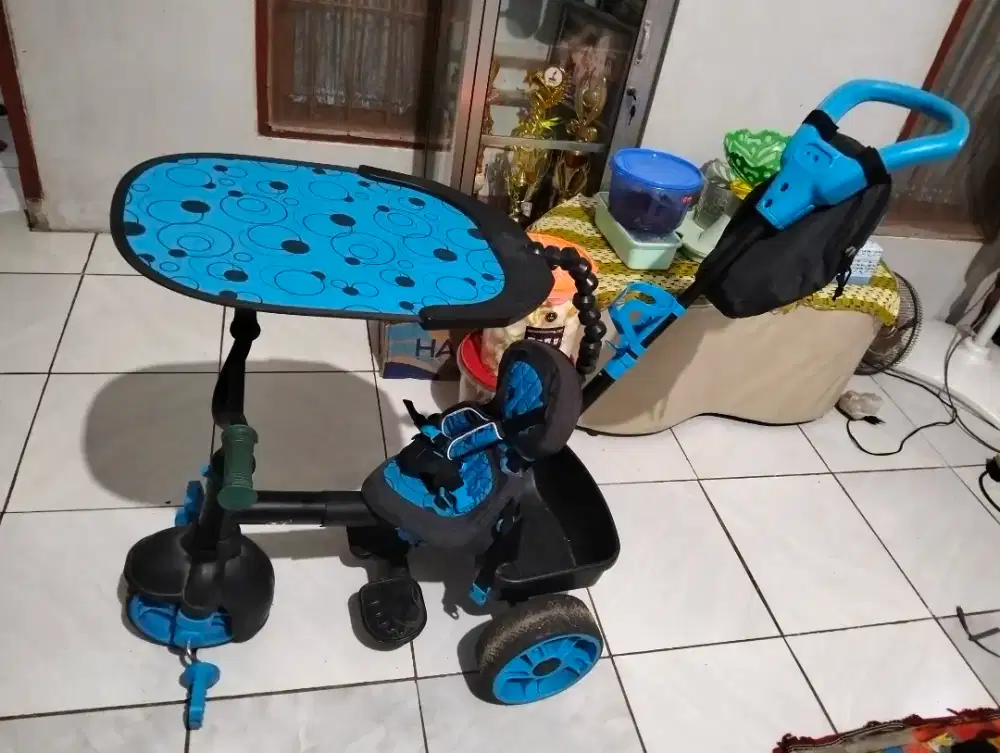 Jual Sepeda bekas roda 3 siap roda tiga Little Tikes