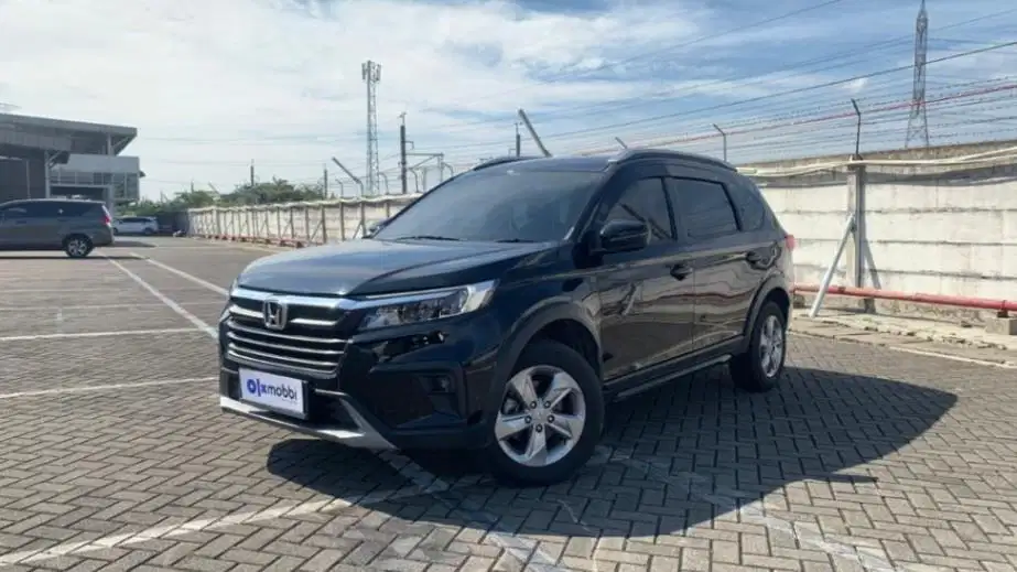 Pajak Panjang - Honda BRV 1.5 E Bensin-MT 2022 Hitam
