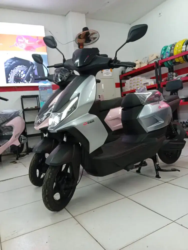 SEPEDA LISTRIK UWINFLY D66A