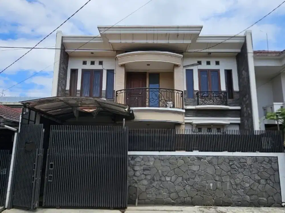 RUMAH MEWAH 2 LANTAI SEMI FUNISH TAMAN HOLIS INDAH