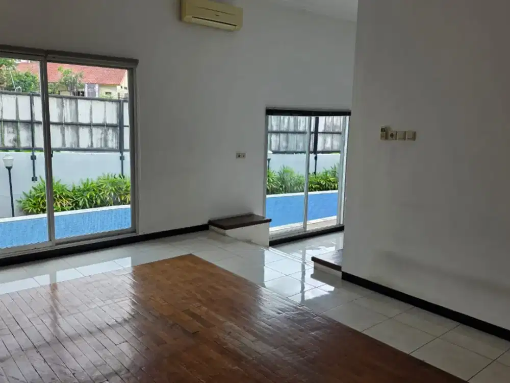 Rumah siap huni, ada kolam renang daerah Gajah Mungkur semarang - 11090