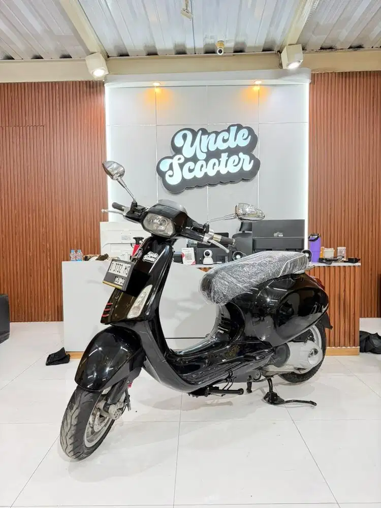 Vespa Sprint 150 3Vie Tahun 2014 Hitam Glossy