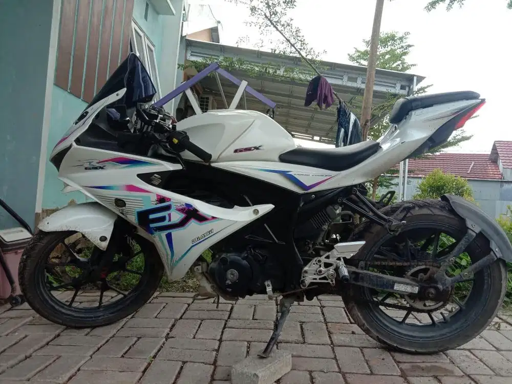 DIJUAL CEPAT GSX 150 2017