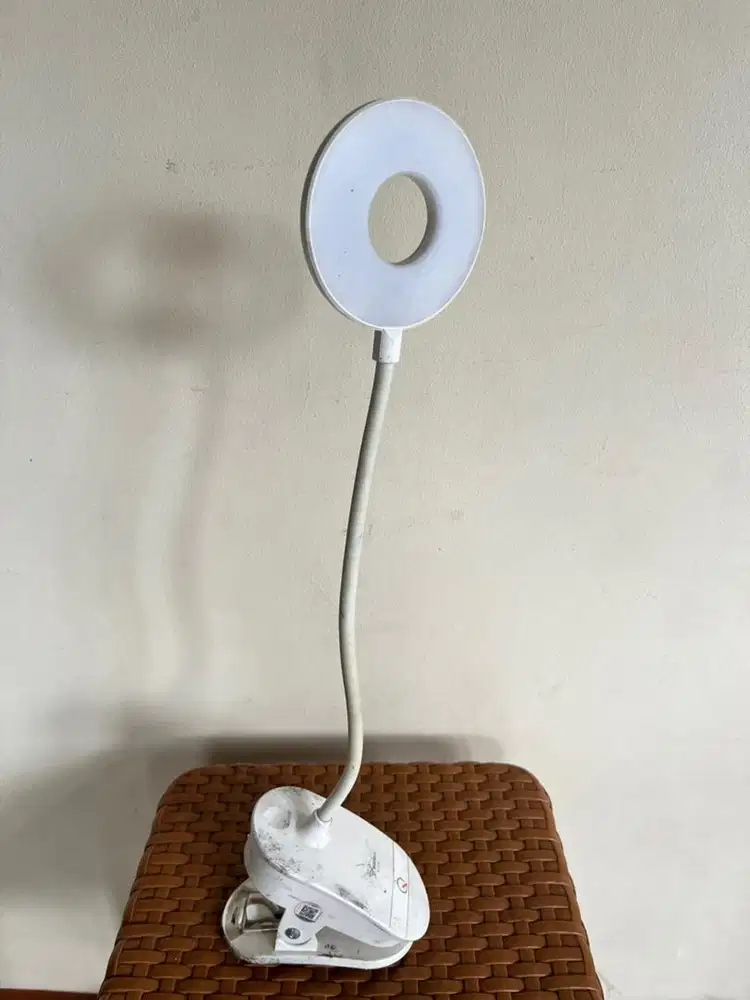 Lampu LED Putih Tempel Meja USB